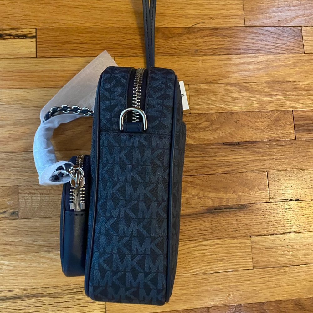 Michael Kors- Elliot Crossbody Bag